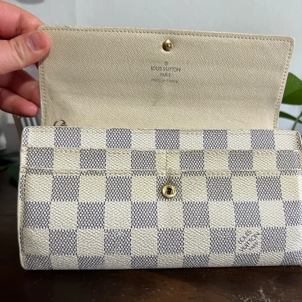Louis Vuitton Damier Azur Sara Long Wallet - Picture 6 of 17